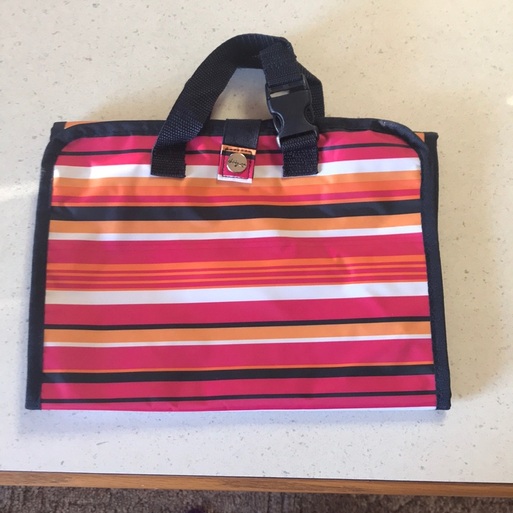 Thirty-one fold up organizer